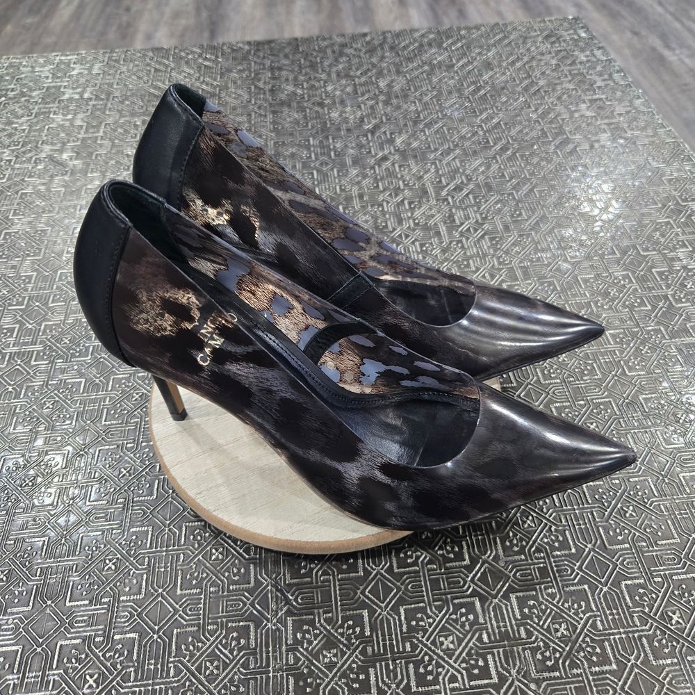 š¢ VinceāCamuto Dark Patterned Heels - Picture 9 of 17